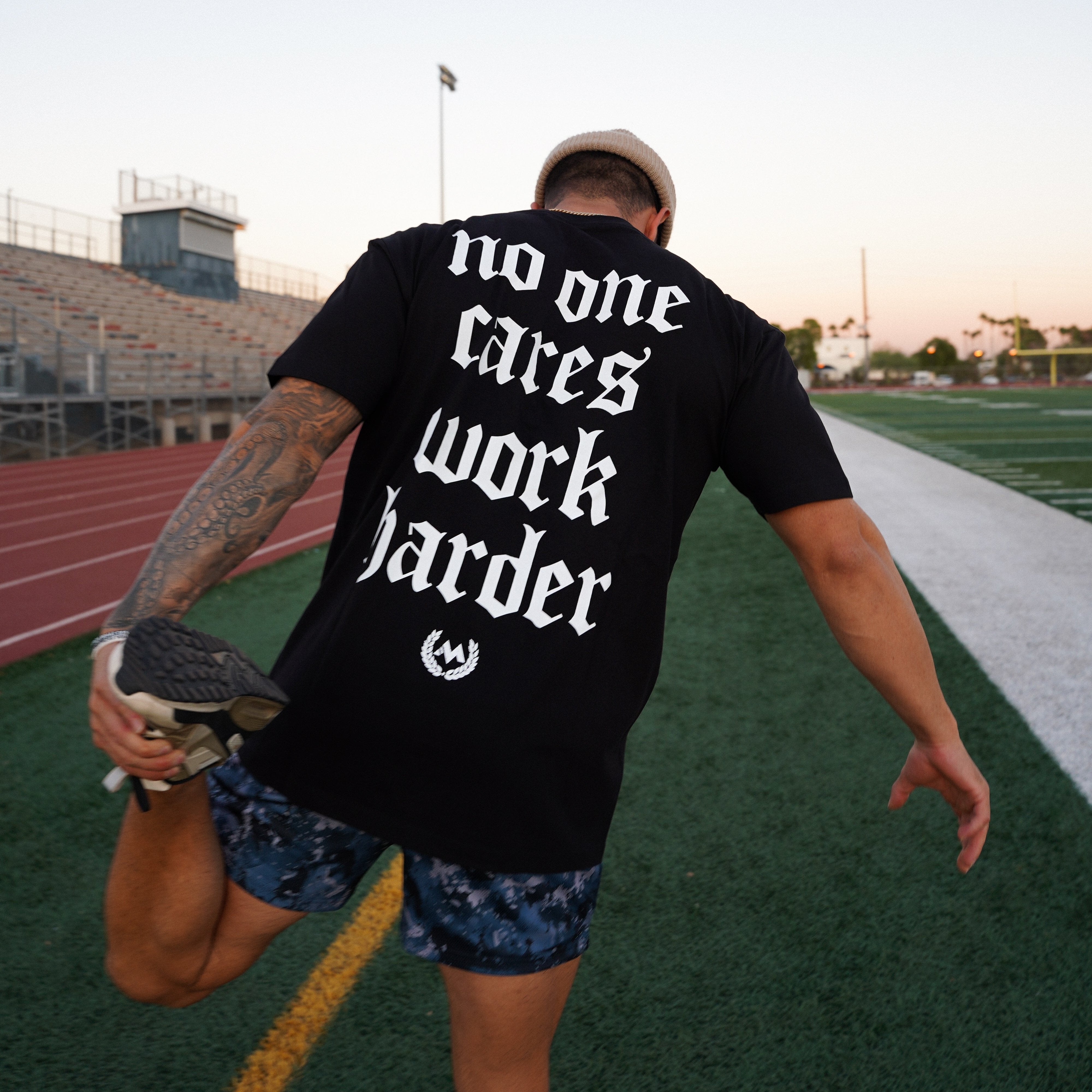'WORK HARDER' WORDMARK TEE - BLACK