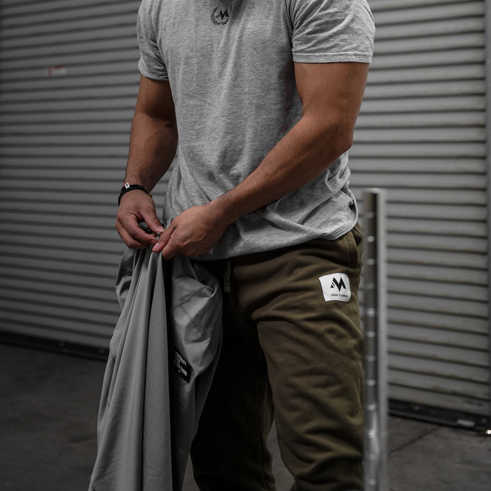 CULTURE SWEATPANTS - OLIVE