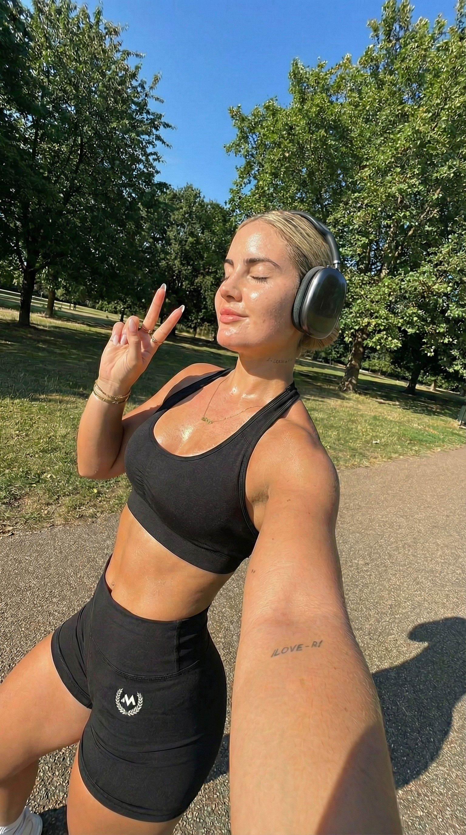 MENTALITY WOMENS SHORTS - BLACK