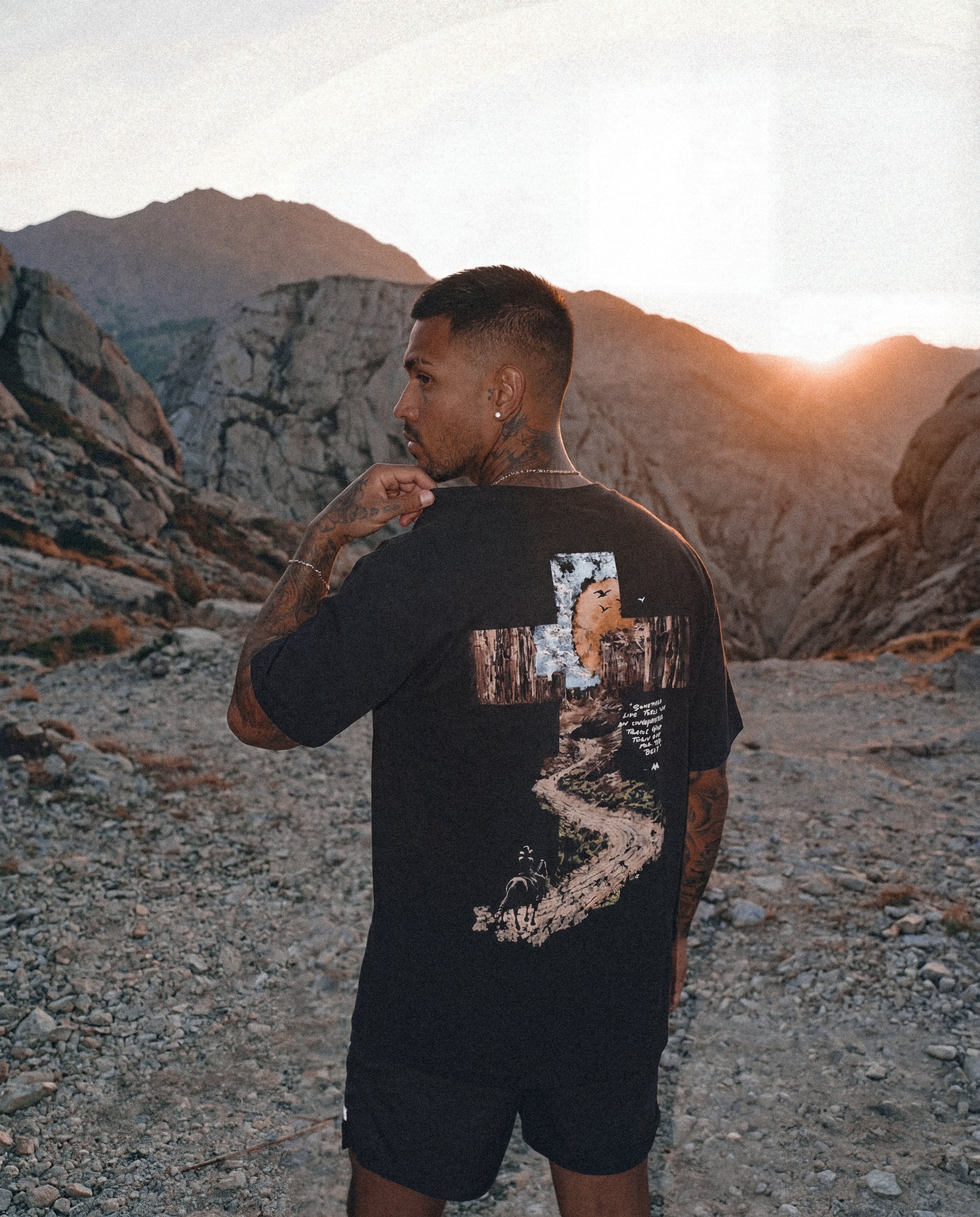 PARADISE TRAIL TEE - BLACK