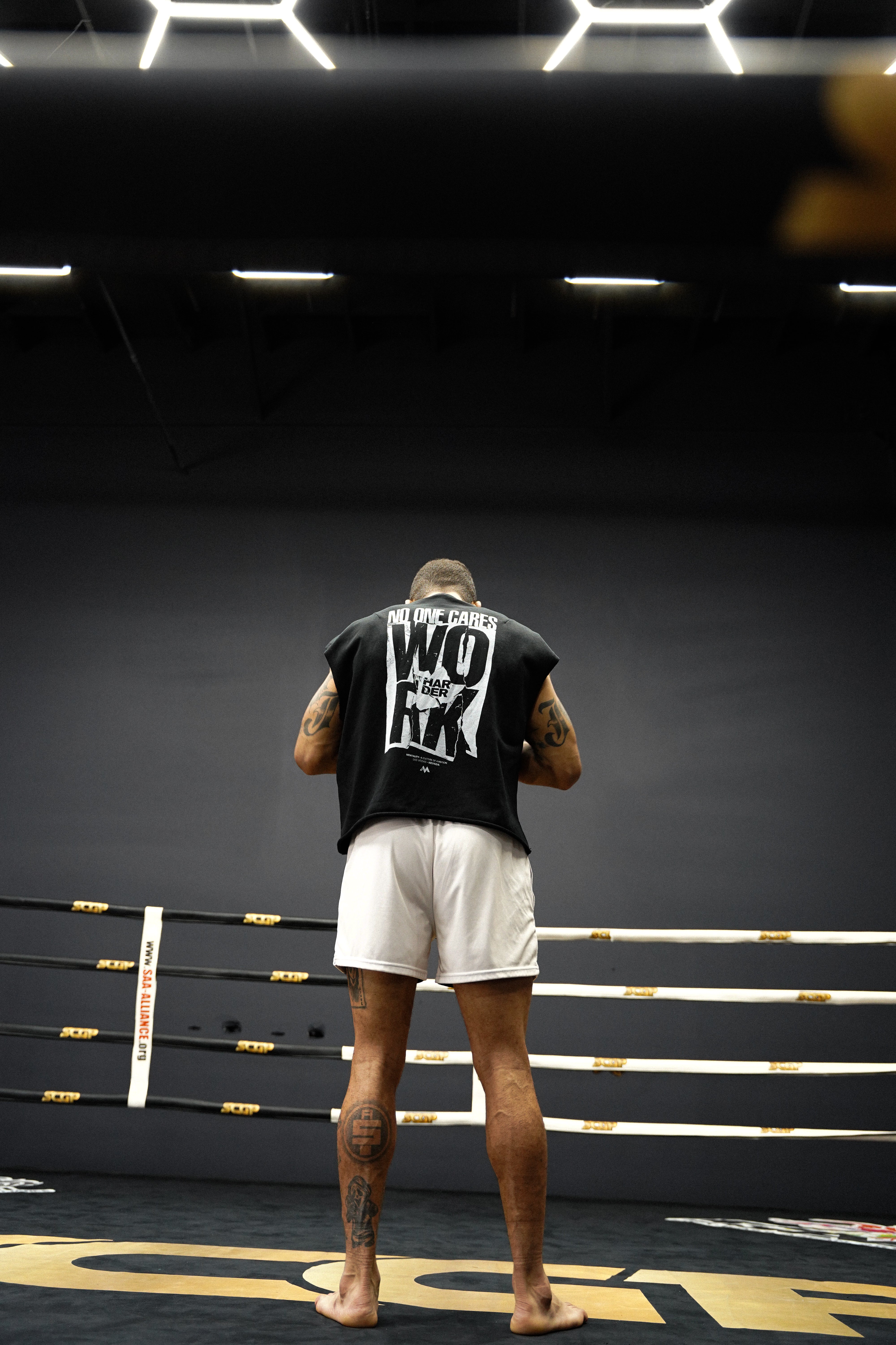 'WORK CARD' BOXY CUT-OFF