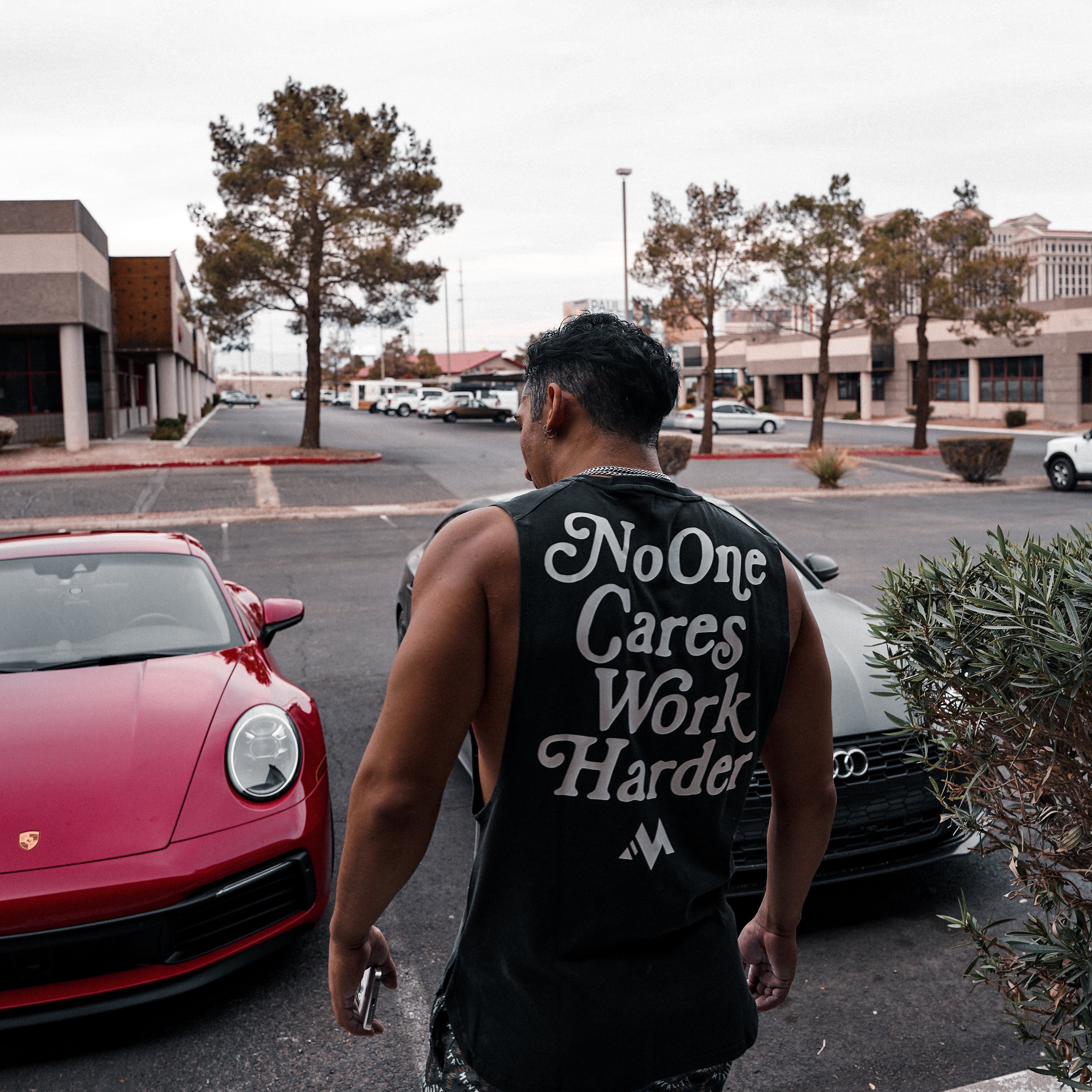 'WORK HARDER'  SLEEVELESS CUTOFF - VINTAGE