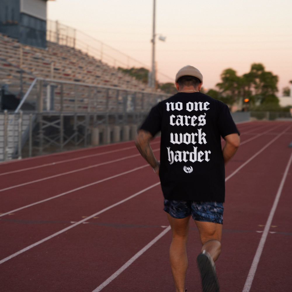 'WORK HARDER' WORDMARK TEE - BLACK