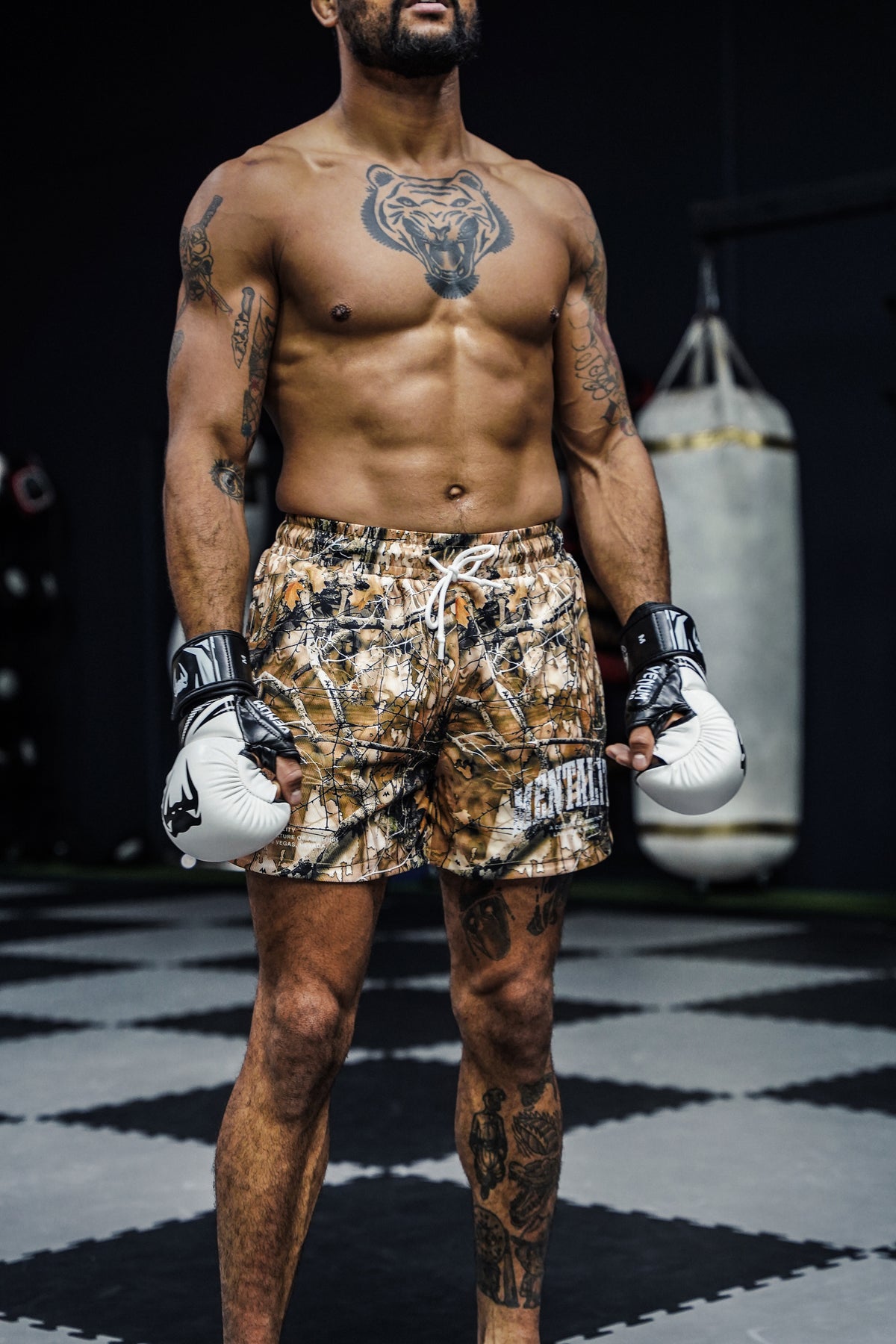 MENTALITY CAMO SCRIPT REVERSIBLE SHORTS