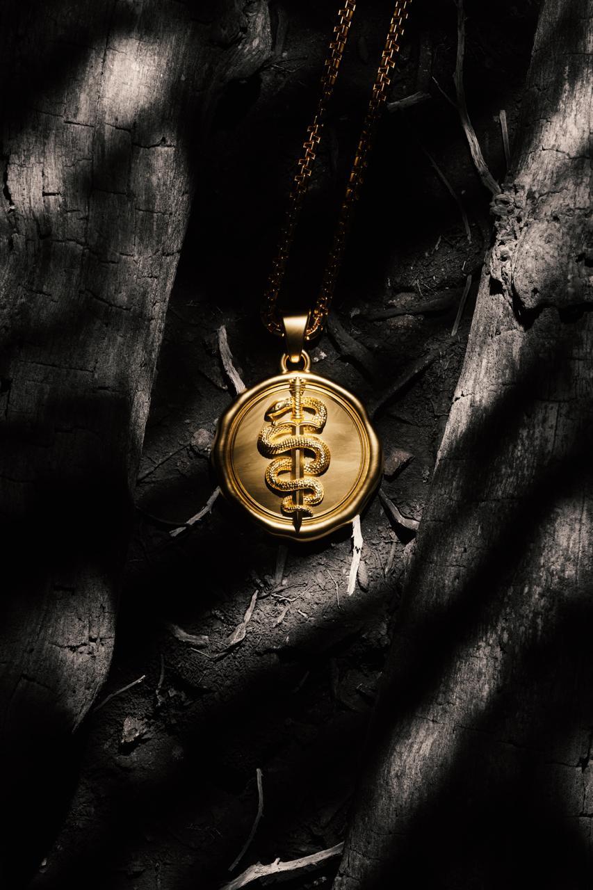 'DEUS VULT' PENDANT - GOLD