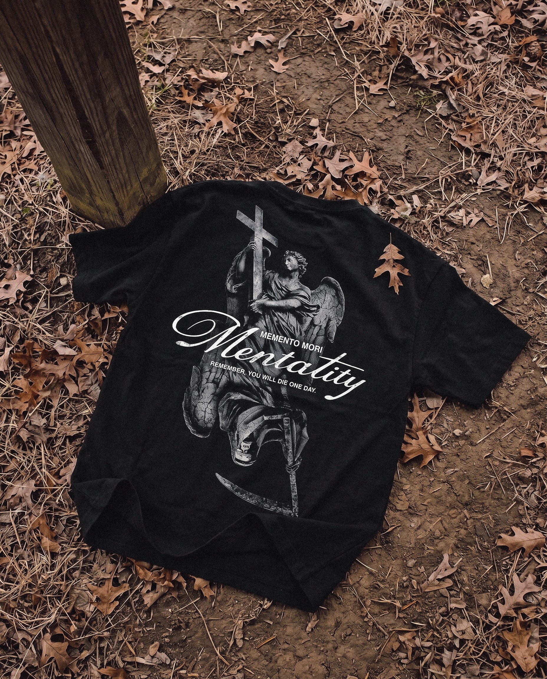 MEMENTO MORI TEE