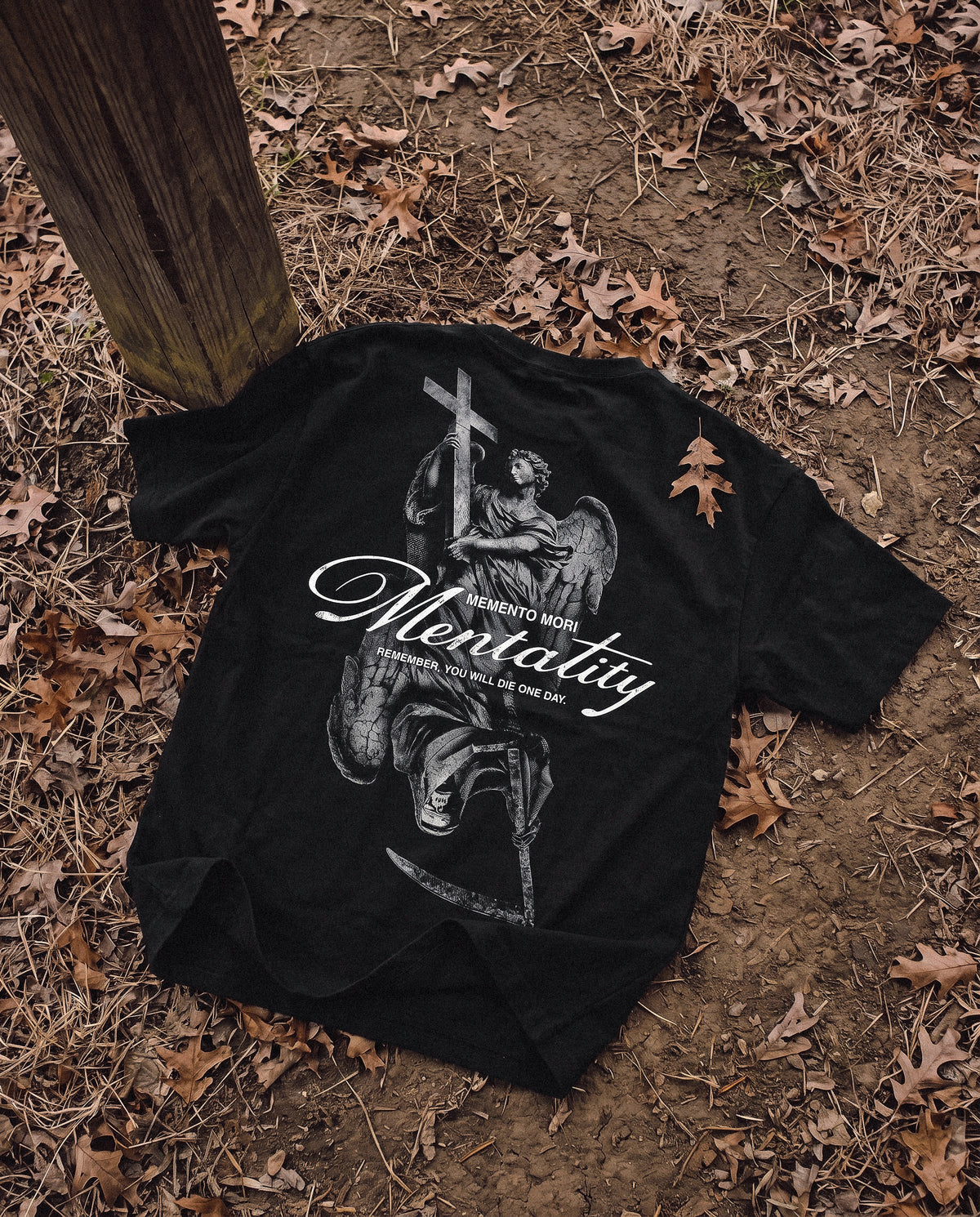 MEMENTO MORI TEE
