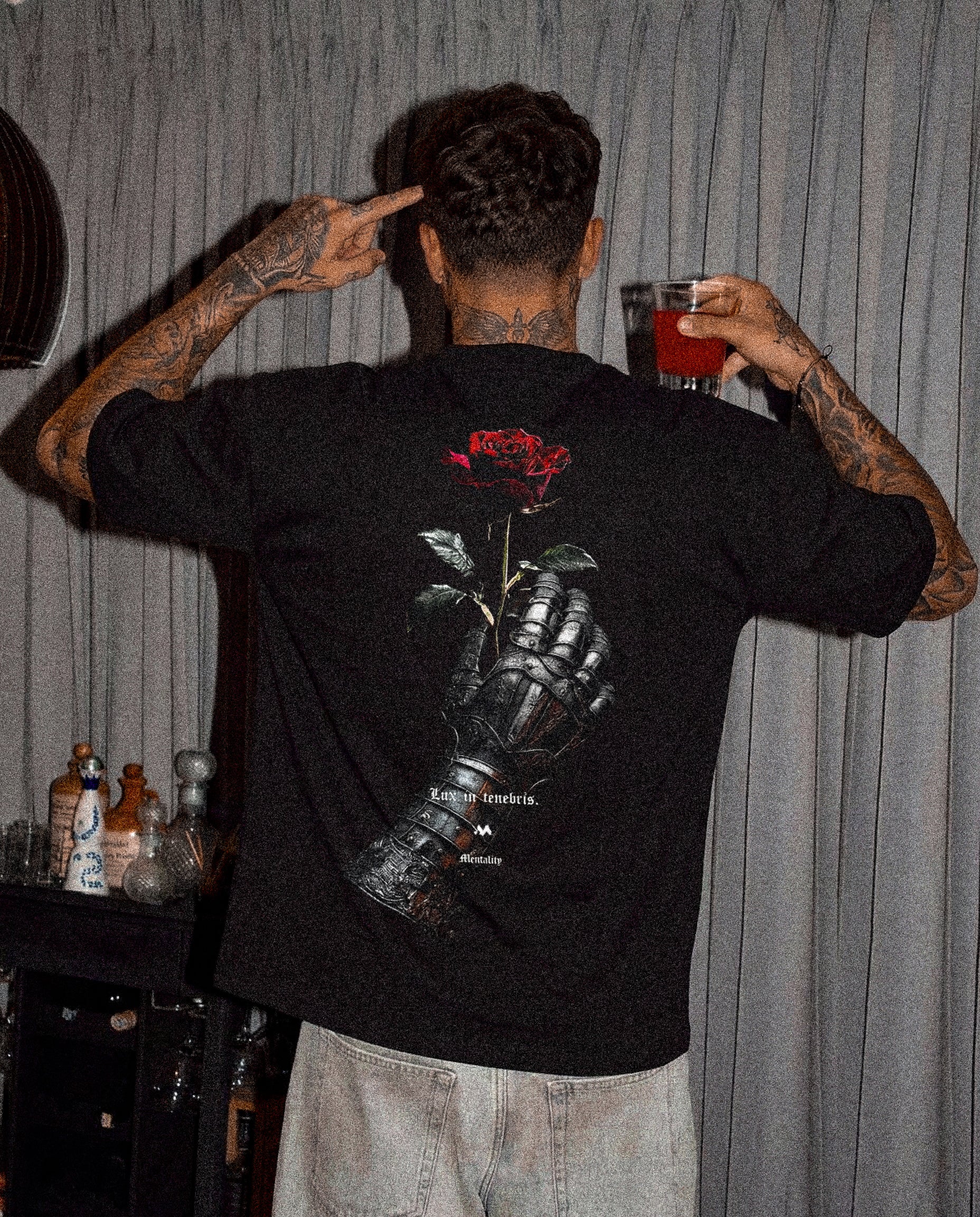 KNIGHT'S ROSE TEE