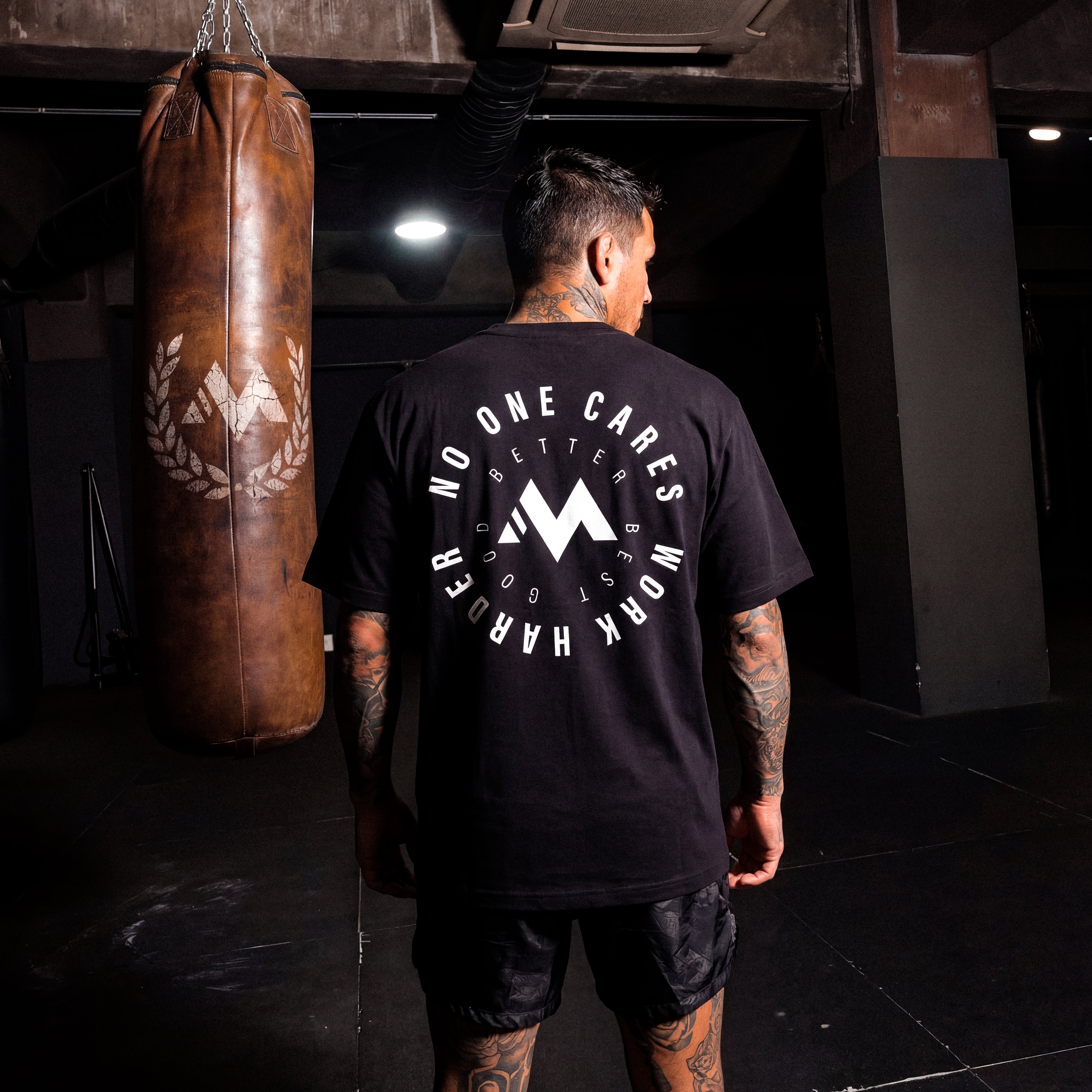 NO ONE CARES CIRCLE TEE - BLACK
