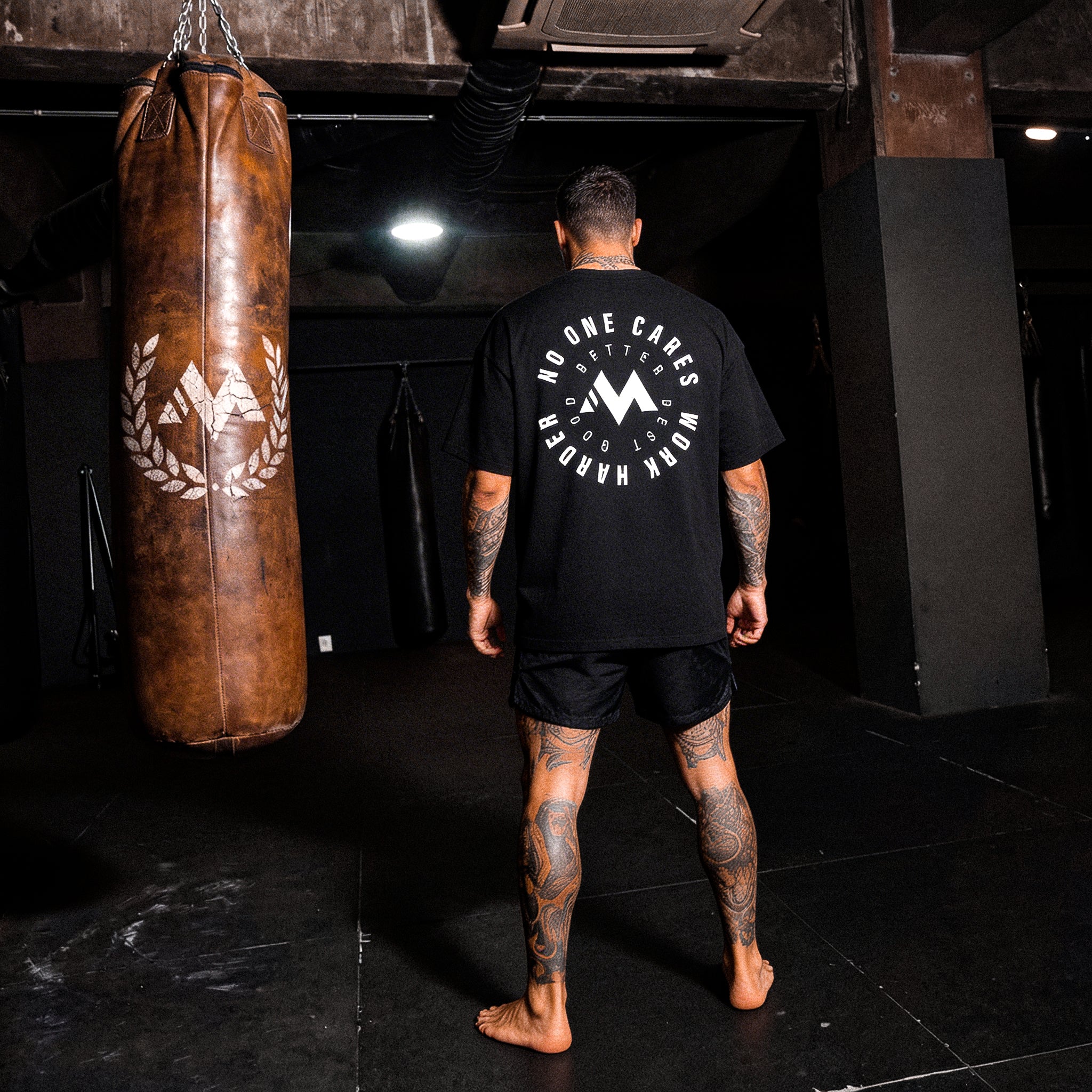 NO ONE CARES CIRCLE TEE - BLACK